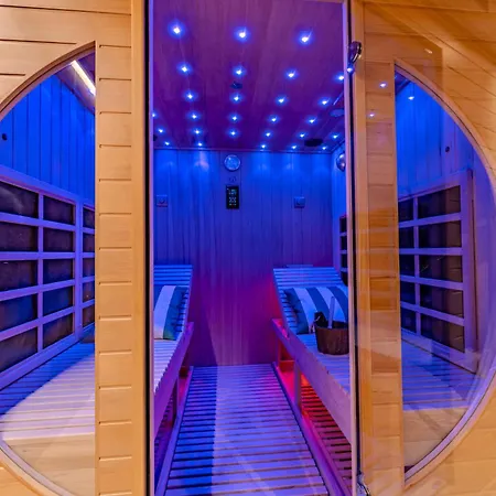Luxury With Sauna & Jacuzzi In Horská chata